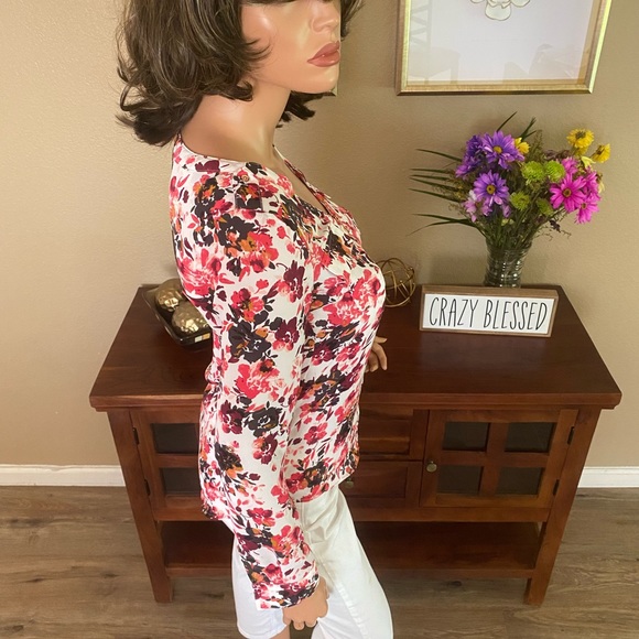 Candie’s Formal Floral Blouse - Picture 4 of 9